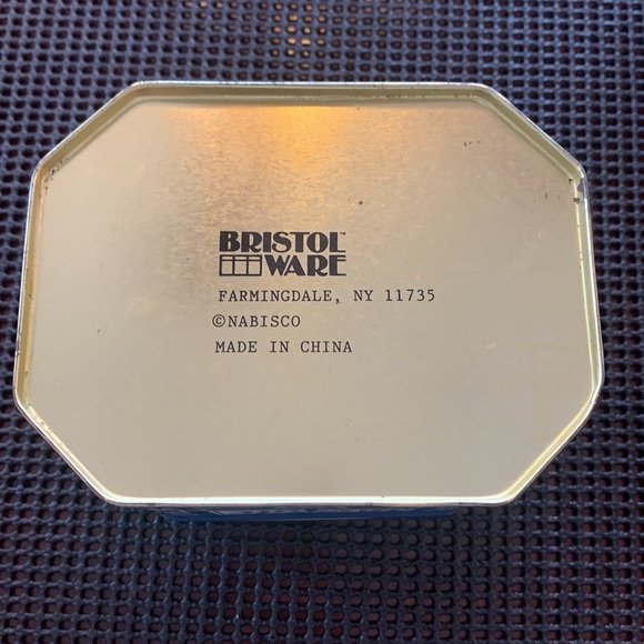 VINTAGE KITCHEN NATIONAL BISCUIT COMPANY UNEEDA 5” BISCUIT TIN - Picture 4 of 6